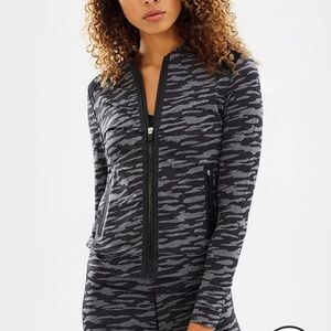 Urban Savage Turanga  Jacket Size Medium